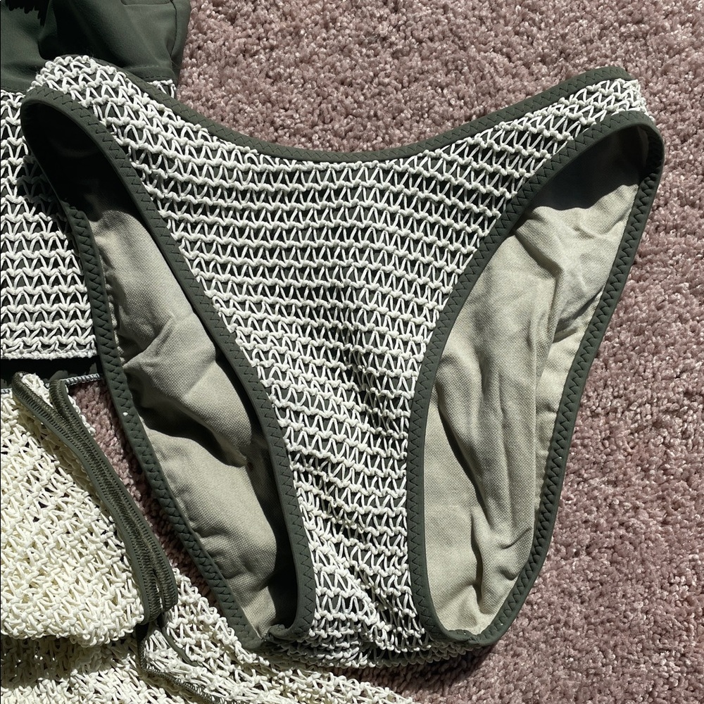 Ritchie Swimwear, Green and Cream Crochet Bikini Set. Size 9/10 - Picture 2 of 9